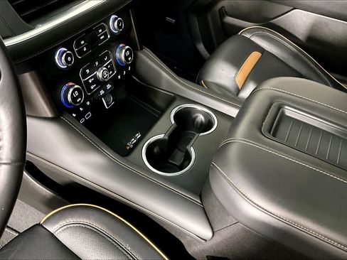 Used 2022 GMC Yukon AT4 AWD/4WD image 16