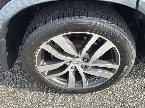 Used 2017 Honda Pilot Touring image 10