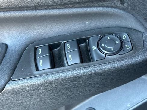 Used 2022 Chevrolet Equinox LT AWD/4WD image 12