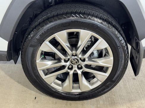 Used 2024 Toyota RAV4 XLE Premium FWD image 36