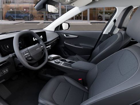 New 2025 Kia EV6 Light w/ Light LR Technology Package image 17