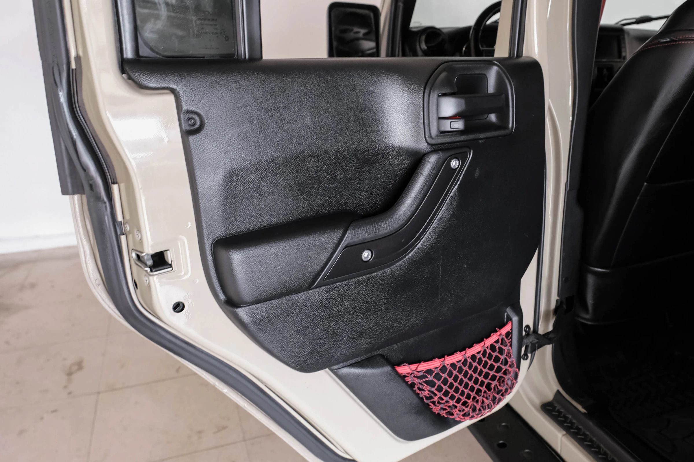 Used 2017 Jeep Wrangler Unlimited Rubicon AWD/4WD image 39