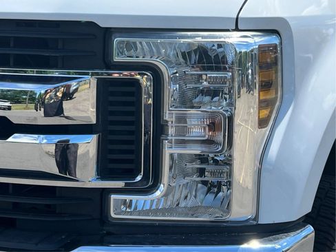 Used 2018 Ford F250 XLT w/ Snow Plow Prep Package AWD/4WD image 31