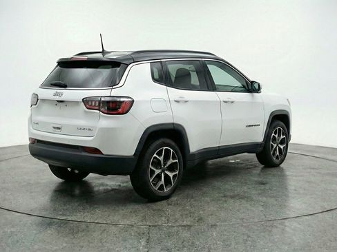 Used 2025 Jeep Compass Limited image 6