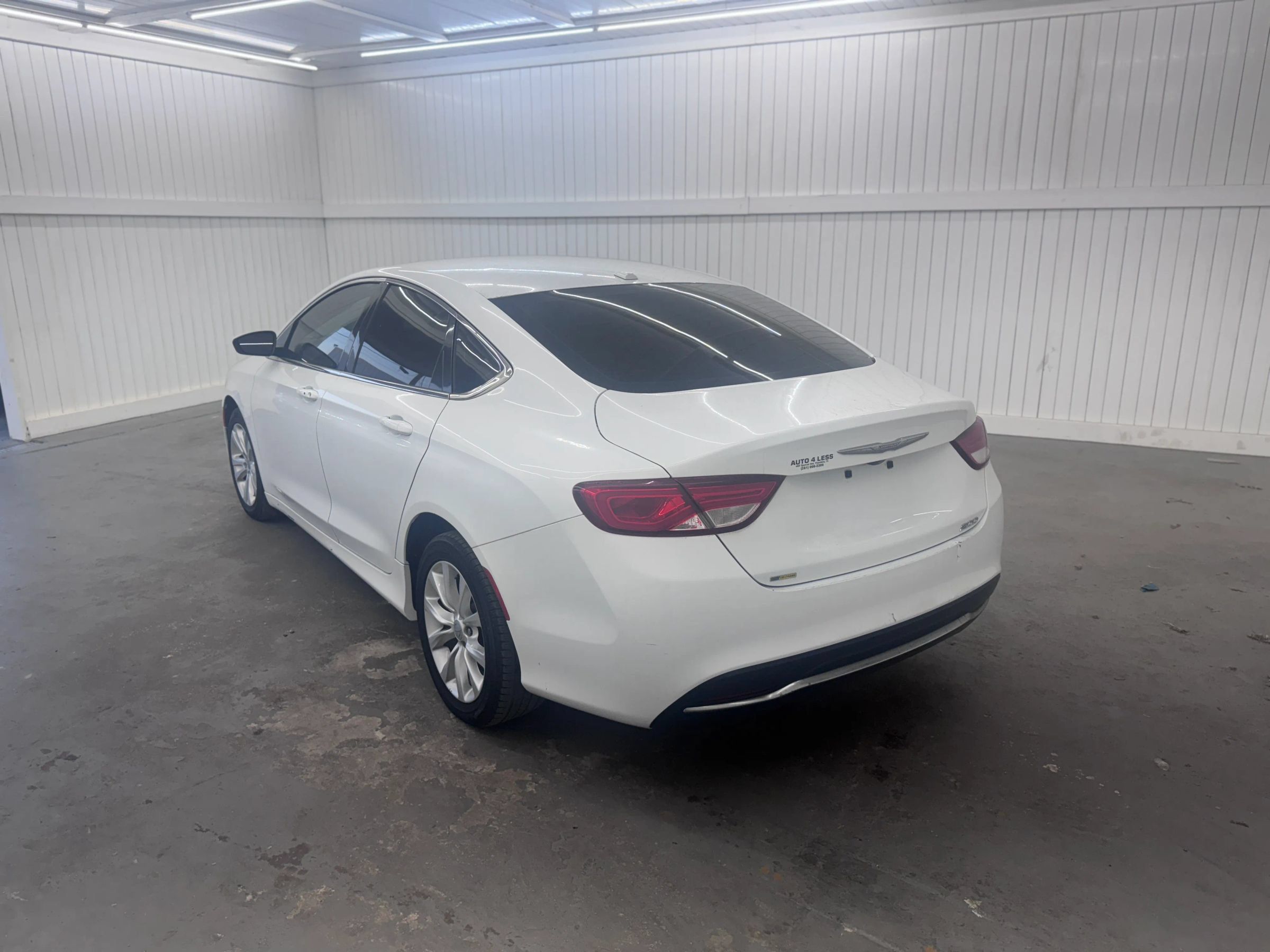 Used 2015 Chrysler 200 Limited w/ Convenience Group FWD image 7