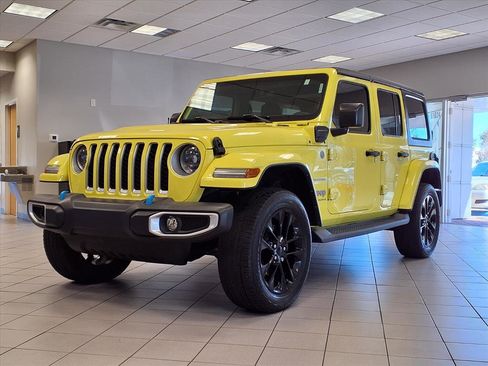 Used 2023 Jeep Wrangler Unlimited Sahara image 1