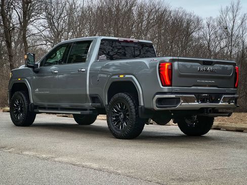 New 2026 GMC Sierra 2500 SLT w/ SLT Premium Package image 11