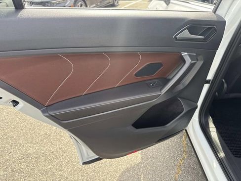 Used 2022 Volkswagen Tiguan SEL R-Line image 18