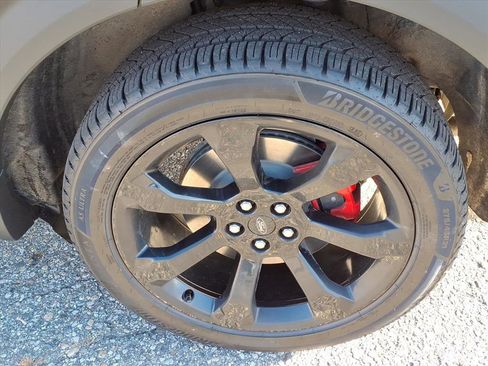 Used 2022 Ford Explorer ST w/ ST Street Pack image 9