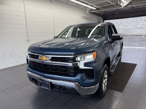 Used 2024 Chevrolet Silverado 1500 LT AWD/4WD image 3