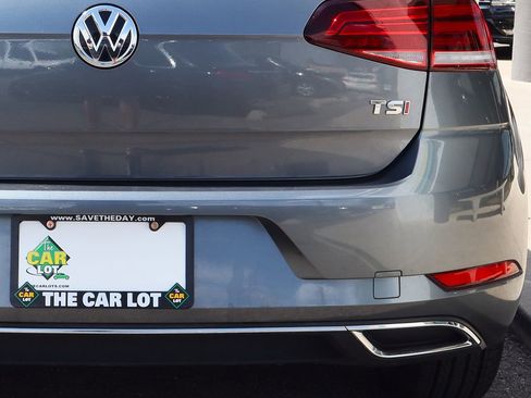 Used 2018 Volkswagen Golf SE image 20