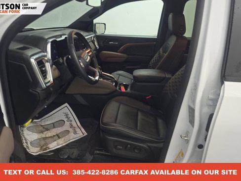 Used 2023 GMC Canyon Denali image 8