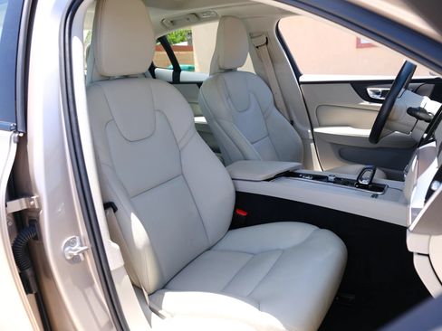 Used 2023 Volvo S60 B5 Core AWD/4WD image 11