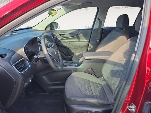 Used 2024 Chevrolet Equinox LT FWD image 9