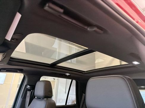 Used 2021 GMC Yukon Denali w/ Denali Premium Package AWD/4WD image 2