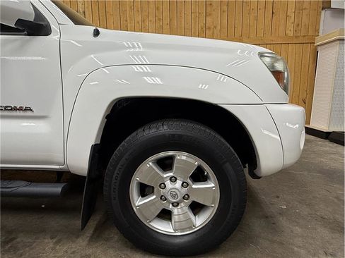 Used 2010 Toyota Tacoma PreRunner RWD image 5
