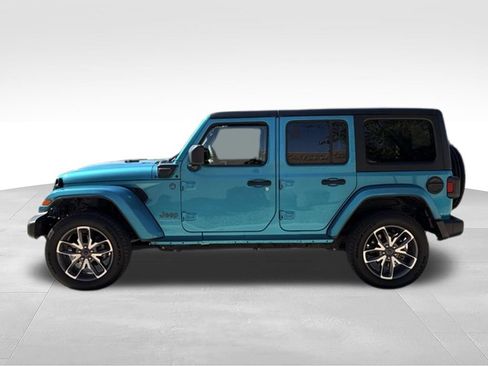 Used 2024 Jeep Wrangler Unlimited AWD/4WD image 11
