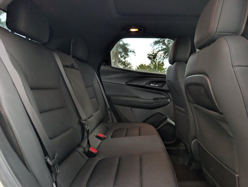 Used 2023 Chevrolet TrailBlazer RS w/ Sun and Liftgate Package AWD/4WD image 19