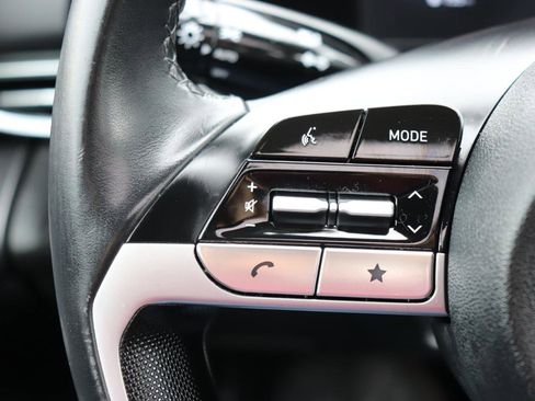 Used 2024 Hyundai Elantra Limited image 29