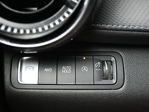 Used 2025 Chevrolet Equinox LT AWD/4WD image 18