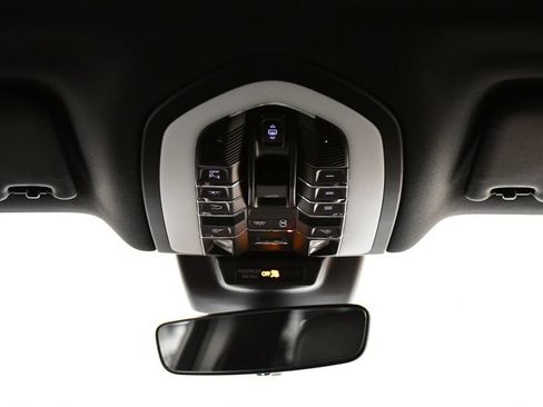 Certified 2026 Porsche Macan AWD/4WD image 22