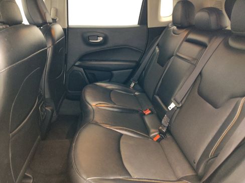 Used 2019 Jeep Compass Latitude FWD image 18