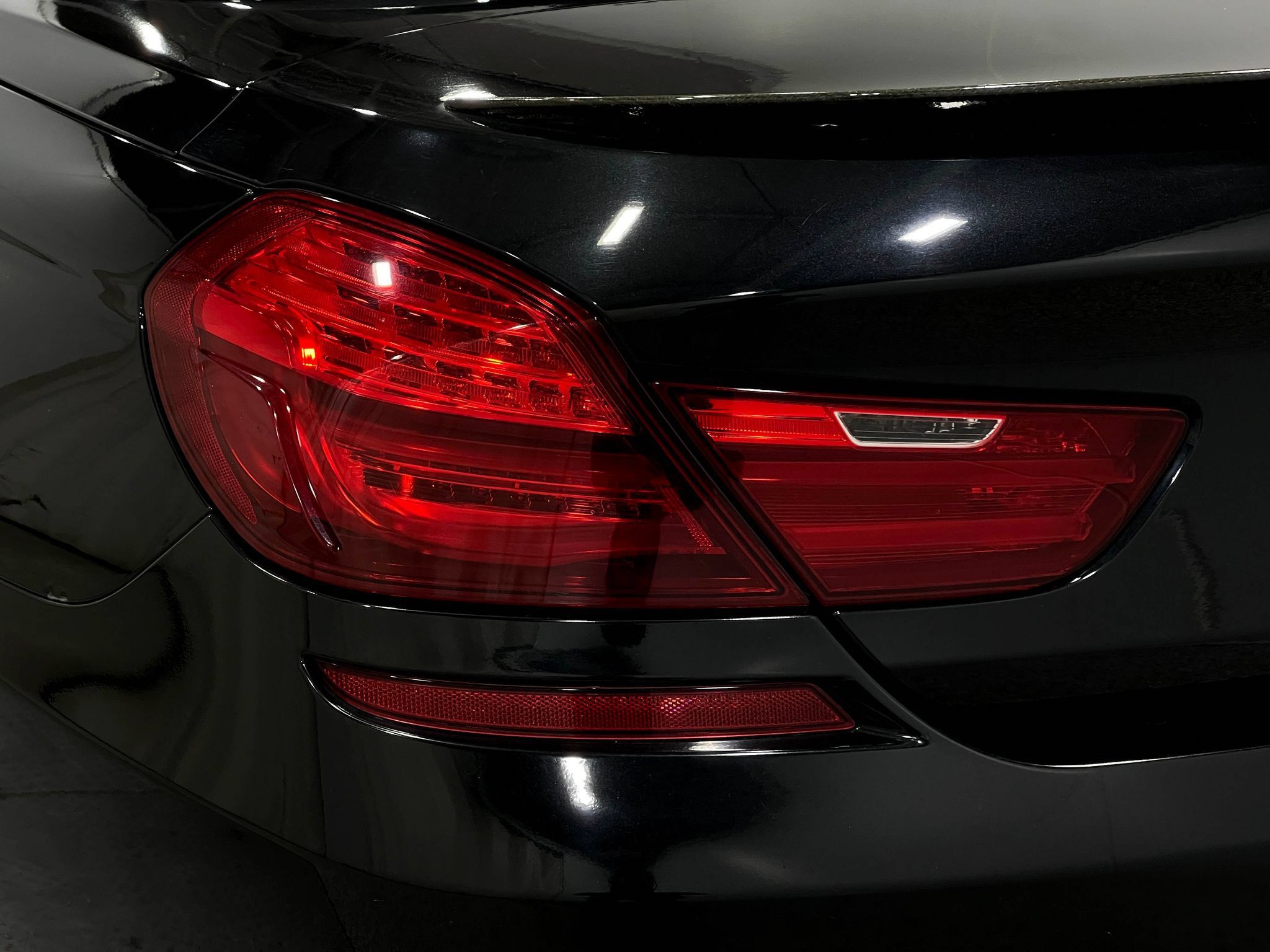 Used 2015 BMW M6 Convertible RWD image 33