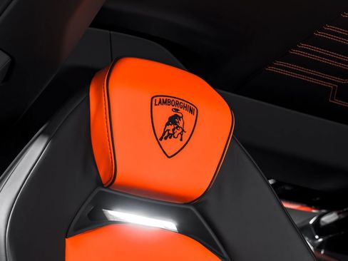 Used 2024 Lamborghini Revuelto AWD/4WD image 35