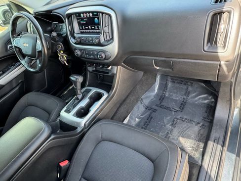 Used 2017 Chevrolet Colorado LT w/ LT Convenience Package image 11