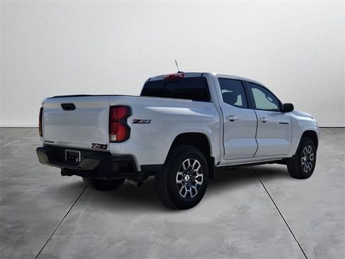 Used 2023 Chevrolet Colorado Z71 w/ Z71 Convenience Package 2 image 4