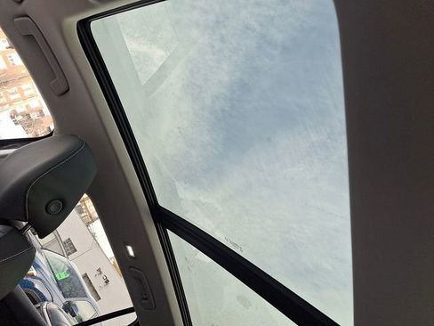 New 2026 Volkswagen Tiguan SE image 10