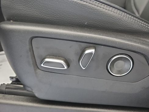 Used 2024 GMC Yukon XL Denali w/ Denali Reserve Package image 35