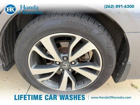 Used 2021 Honda Odyssey Touring image 3