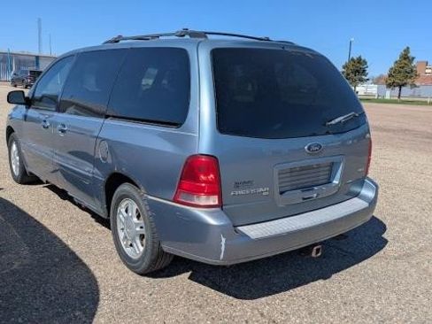 Used 2004 Ford Freestar SEL FWD image 4