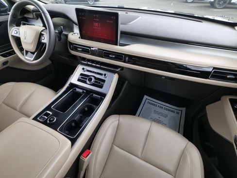 Used 2022 Lincoln Aviator AWD w/ Premium Package image 20