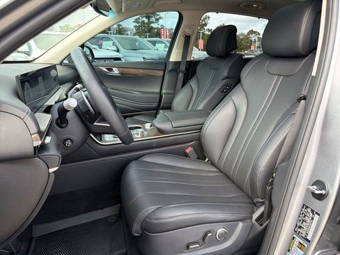 Used 2025 Genesis GV80 2.5T Select image 11