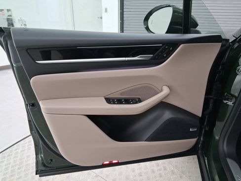 Used 2026 Porsche Macan image 23