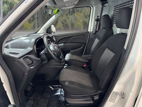 Used 2018 RAM ProMaster City Tradesman SLT FWD image 9