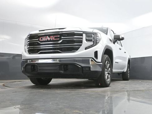 Used 2025 GMC Sierra 1500 SLT AWD/4WD image 34