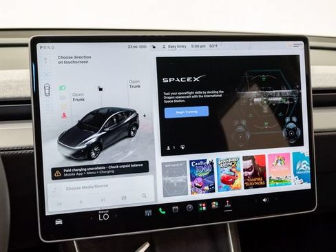 Used 2026 Tesla Model Y AWD image 16