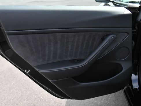 Used 2023 Tesla Model 3 Standard Range image 32