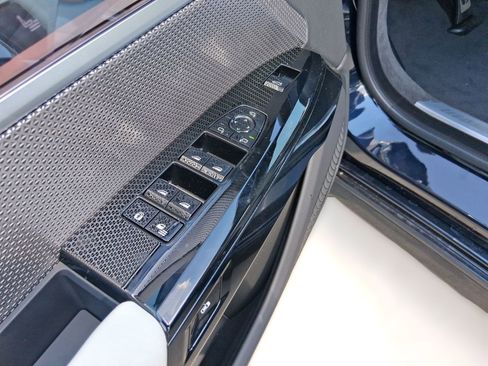 New 2026 BMW 750e xDrive image 20