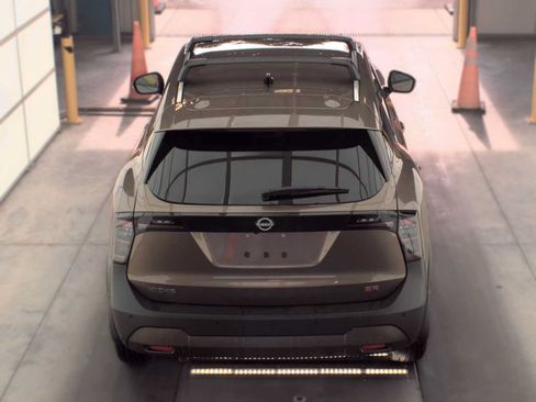 Used 2026 Nissan Kicks SR FWD image 16