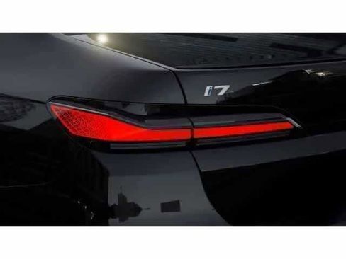 New 2026 BMW i7 xDrive60 AWD/4WD image 8