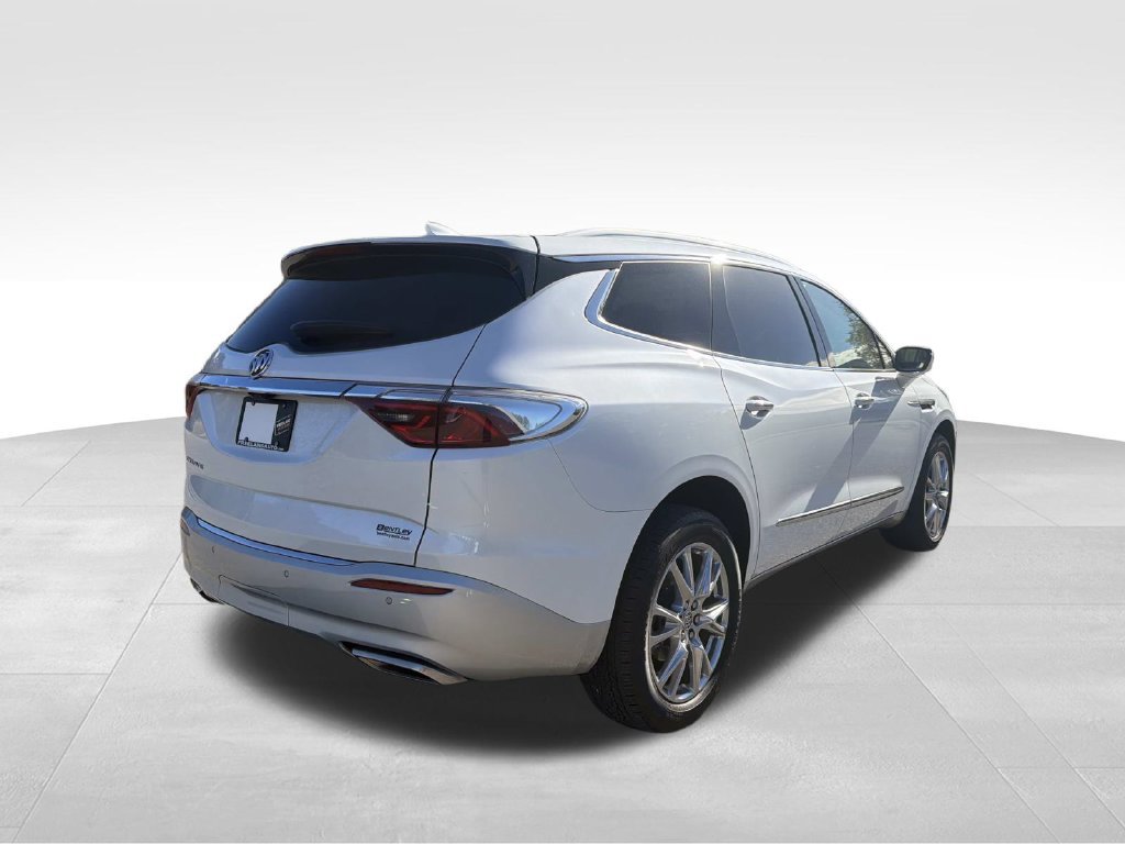 Used 2024 Buick Enclave Premium FWD image 3