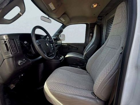 Used 2023 Chevrolet Express 3500 w/ Driver Convenience Package image 12