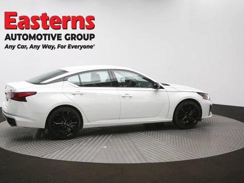 Used 2024 Nissan Altima 2.5 SR FWD image 43