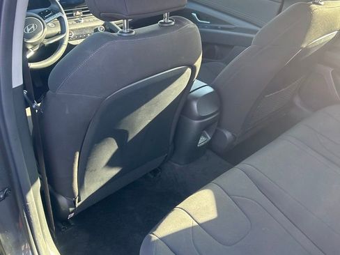 Used 2025 Hyundai Elantra SEL image 11