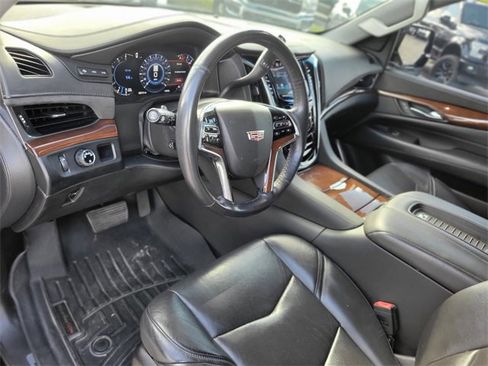 Used 2019 Cadillac Escalade ESV Premium Luxury image 17