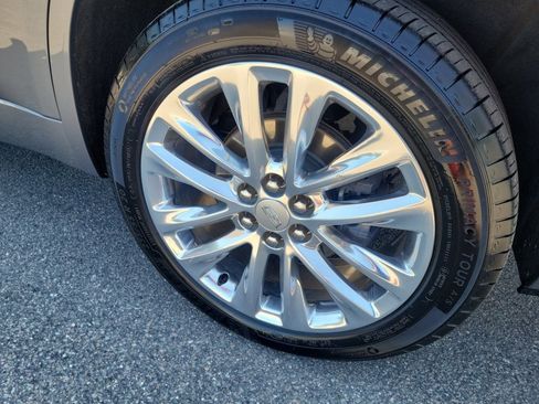 Used 2020 Cadillac XT6 Premium Luxury FWD image 23